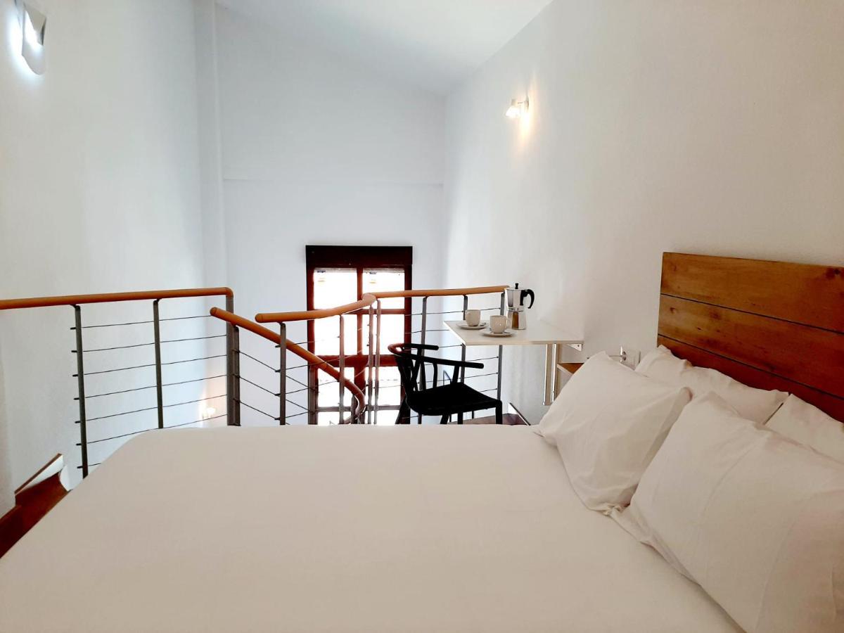 Apartamentos Candelario By Gaiarooms ภายนอก รูปภาพ